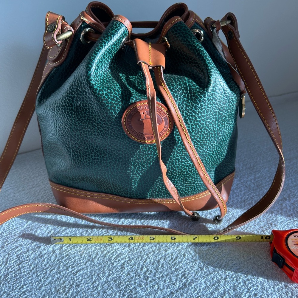 Vintage Dooney & Bourke Drawstring Bucket Bag in Fir Green with British Tan Trim - Picture 3 of 12